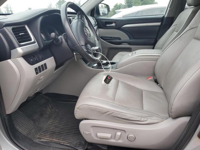 Photo 7 from auction – 2019 TOYOTA HIGHLANDER with VIN 5TDKZRFH7KS557763