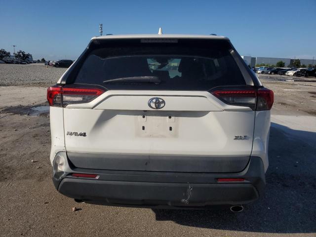 Photo 6 from auction – 2020 TOYOTA RAV4 XLE with VIN 2T3W1RFVXLW090935