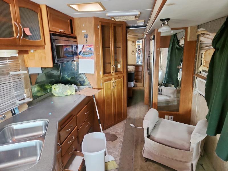 Снимка 6 от търг – 2006 PARO MOTORHOME CHASSIS W22 с VIN 5B4MP67G853408406