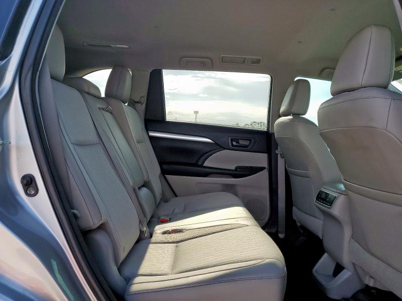Photo 11 from auction – 2016 TOYOTA HIGHLANDER with VIN 5TDZKRFH2GS163453