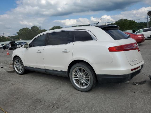Photo 2 from auction – 2019 LINCOLN MKT with VIN 2LMHJ5ATXKBL04119