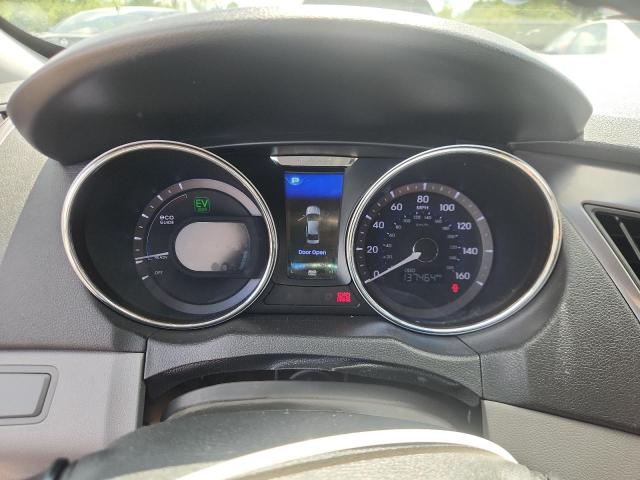 Photo 9 from auction – 2012 HYUNDAI SONATA HYBRID with VIN KMHEC4A43CA042212