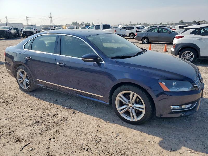 Photo 4 from auction – 2012 VOLKSWAGEN PASSAT SEL with VIN 1VWCN7A37CC043458