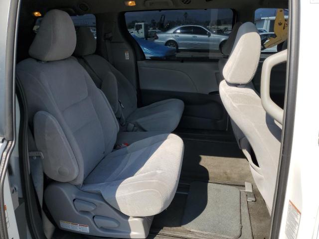 Photo 11 from auction – 2015 TOYOTA SIENNA LE with VIN 5TDKK3DC2FS583198
