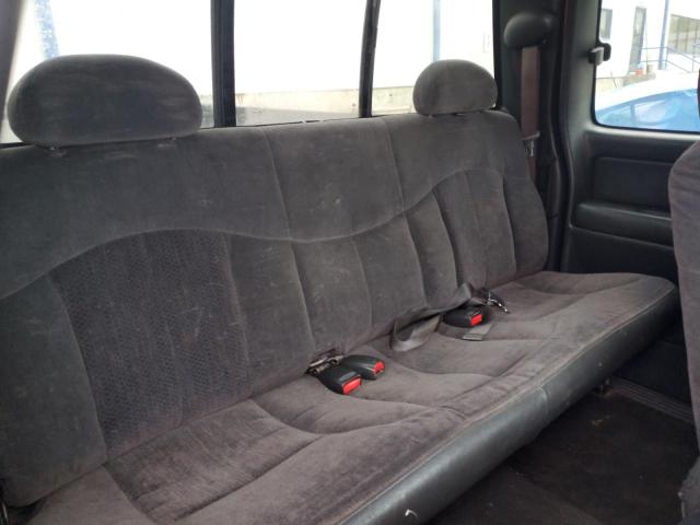 Photo 10 from auction – 2002 CHEVROLET SILVERADO with VIN 2GCEK19V821367532