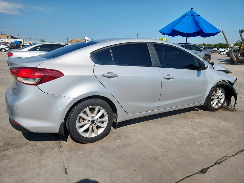 Photo 3 from auction – 2017 KIA FORTE with VIN 3KPFL4A70HE150374