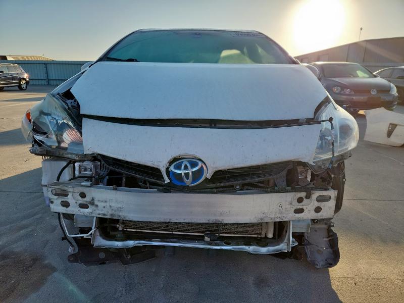 Photo 5 from auction – 2015 TOYOTA PRIUS with VIN JTDKN3DU1F1920909
