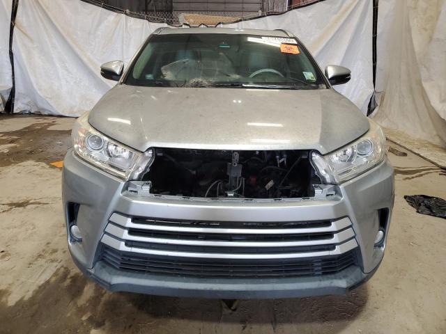 Photo 5 from auction – 2017 TOYOTA HIGHLANDER SE with VIN 5TDKZRFH5HS221330