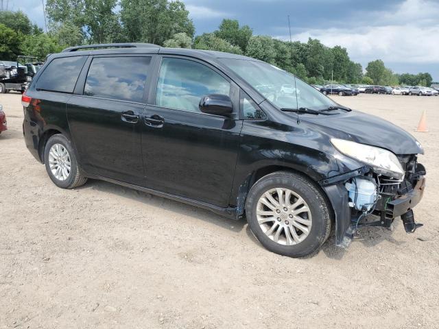 Photo 4 from auction – 2013 TOYOTA SIENNA XLE with VIN 5TDYK3DC7DS365569