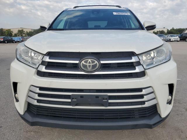 Photo 5 from auction – 2017 TOYOTA HIGHLANDER with VIN 5TDJZRFH8HS364803