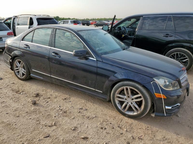 Photo 4 from auction – 2013 MERZ C 250 with VIN WDDGF4HB7DR269176