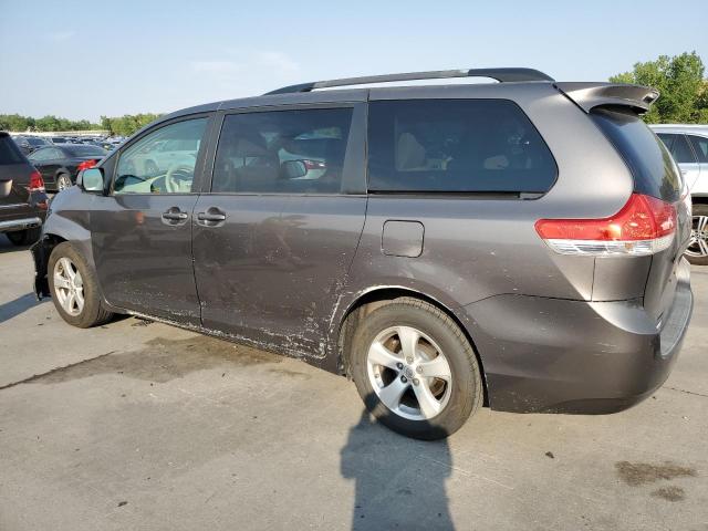 Photo 2 from auction – 2013 TOYOTA SIENNA LE with VIN 5TDKK3DC1DS358655