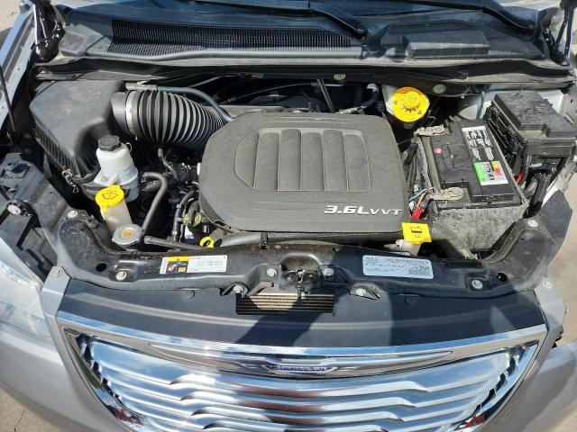 Photo 12 from auction – 2016 CHRYSLER TOWN & COU with VIN 2C4RC1BG9GR229369