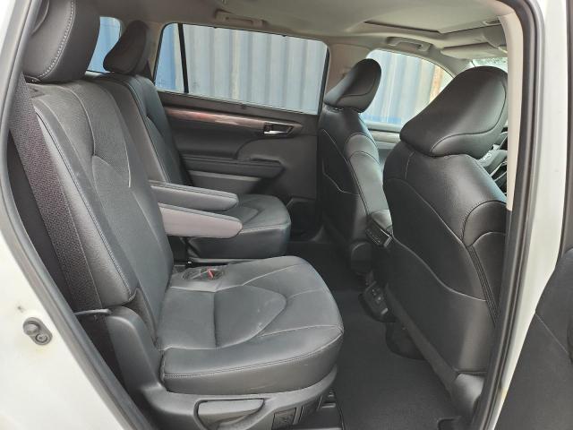 Photo 11 from auction – 2024 TOYOTA HIGHLANDER with VIN 5TDKDRBH0RS561538