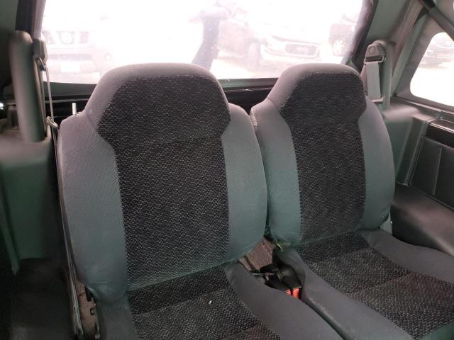 Photo 10 from auction – 1998 CHEVROLET TRACKER with VIN 2CNBJ1866W6915810