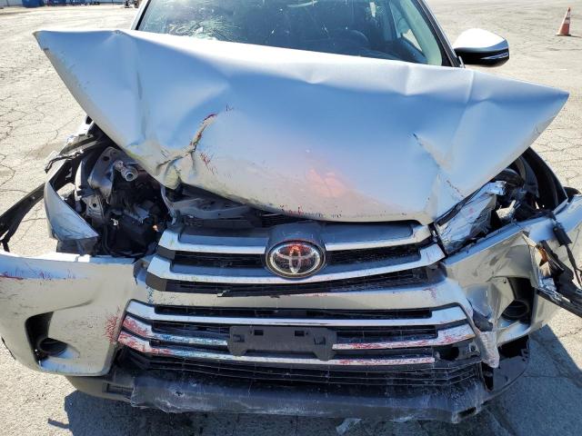 Photo 11 from auction – 2019 TOYOTA HIGHLANDER LE with VIN 5TDZZRFH1KS358240