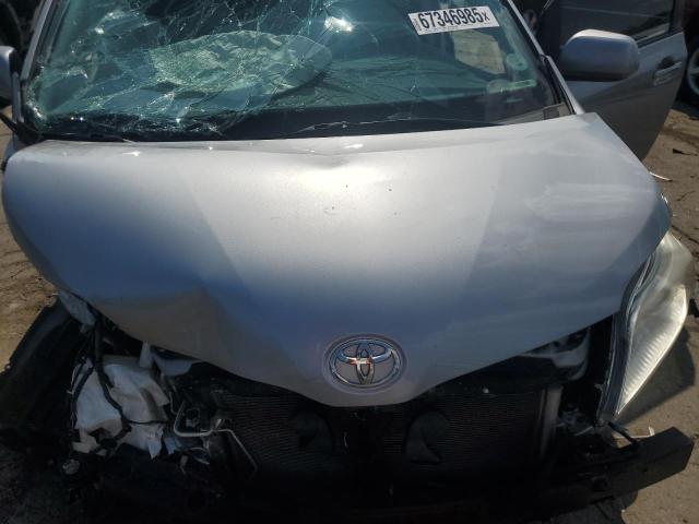 Photo 12 from auction – 2013 TOYOTA SIENNA XLE with VIN 5TDYK3DC8DS377147