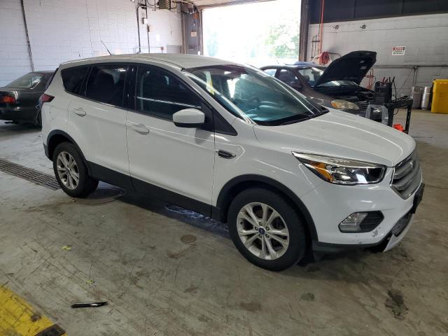 Photo 4 from auction – 2017 FORD ESCAPE SE with VIN 1FMCU0GDXHUD58443