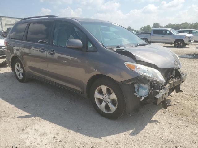 Photo 4 from auction – 2016 TOYOTA SIENNA LE with VIN 5TDKK3DC8GS729346