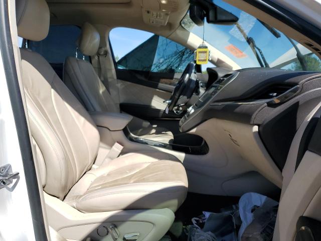Photo 7 from auction – 2017 LINCOLN MKC RESERVE with VIN 5LMCJ3D98HUL12522