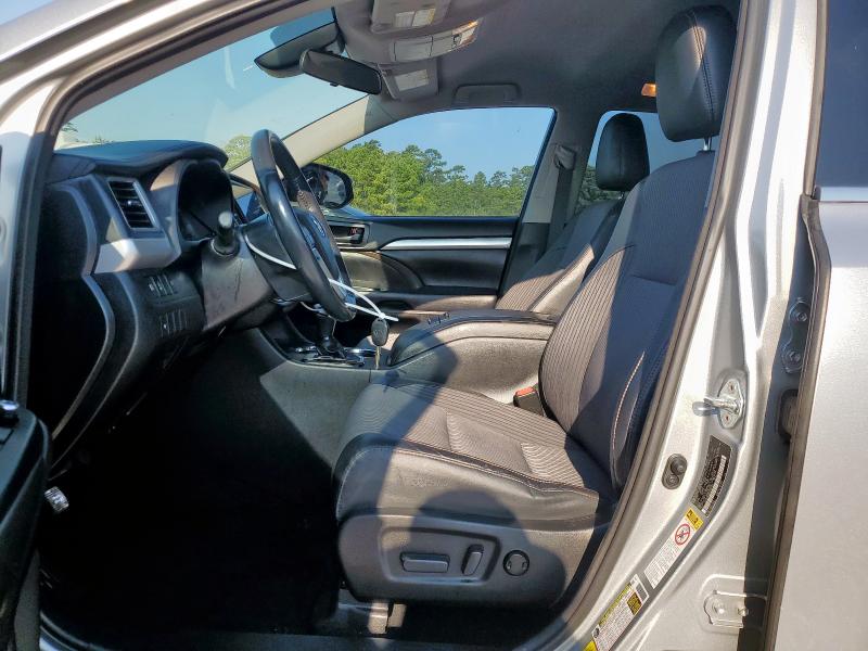 Photo 7 from auction – 2017 TOYOTA HIGHLANDER with VIN 5TDBZRFH0HS406126