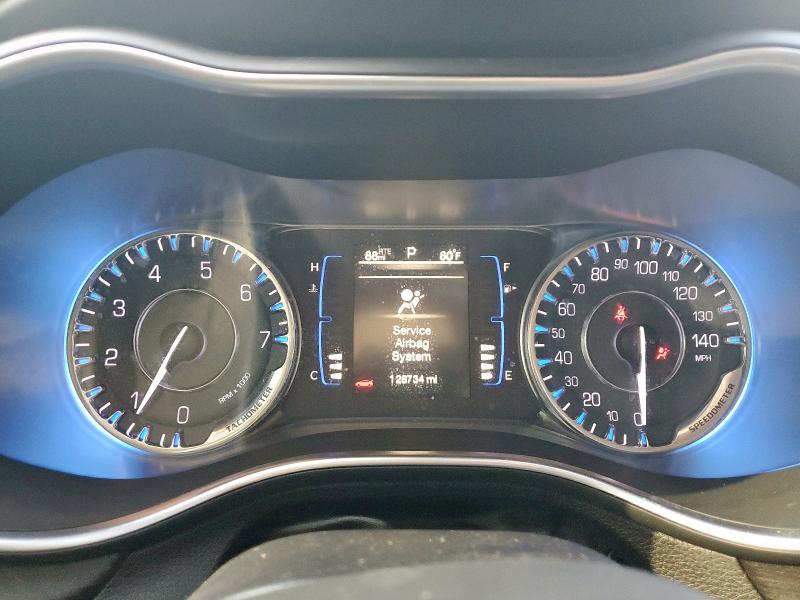 Photo 9 from auction – 2015 CHRYSLER 200 LIMITE with VIN 1C3CCCAB8FN747481