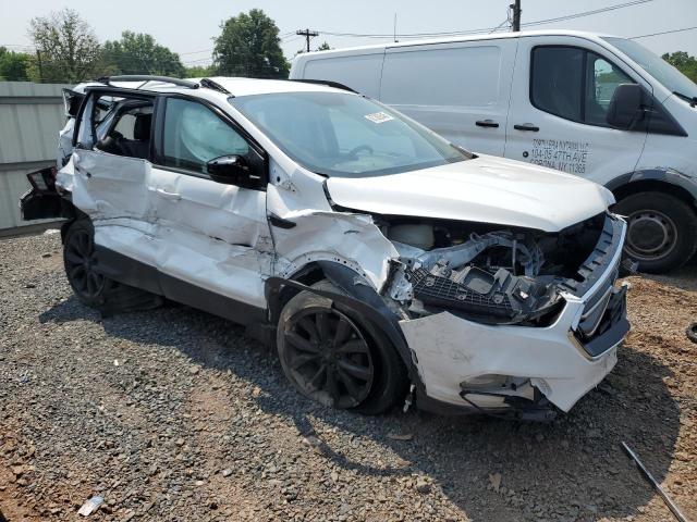 Фото 4 с аукциона – 2017 FORD ESCAPE с VIN 1FMCU9GD5HUB13571