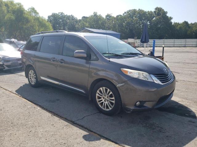 Photo 4 from auction – 2013 TOYOTA SIENNA XLE with VIN 5TDYK3DC2DS283071