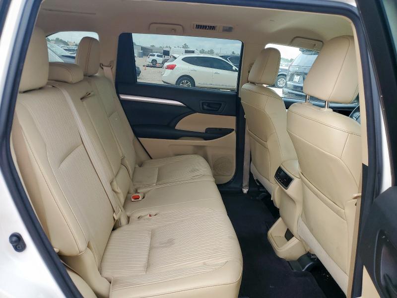 Photo 11 from auction – 2016 TOYOTA HIGHLANDER with VIN 5TDZKRFH6GS126678