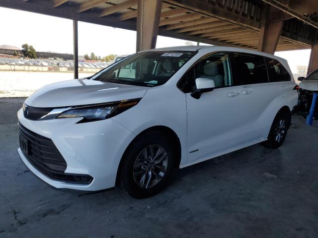Photo 1 from auction – 2021 TOYOTA SIENNA LE with VIN 5TDKRKEC1MS035811