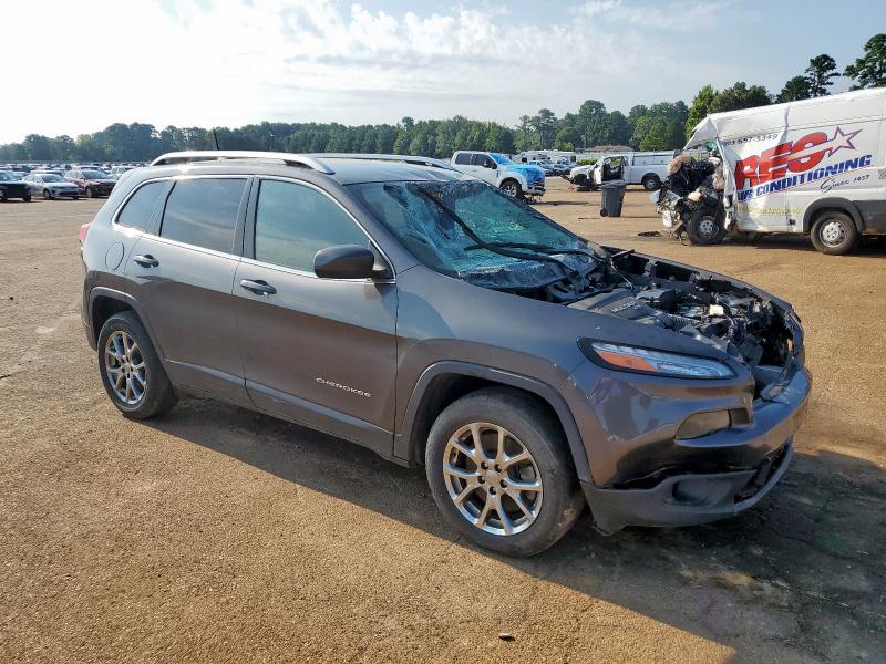 Photo 4 from auction – 2018 JEEP CHEROKEE LATITUDE PLUS with VIN 1C4PJLLB8JD621815