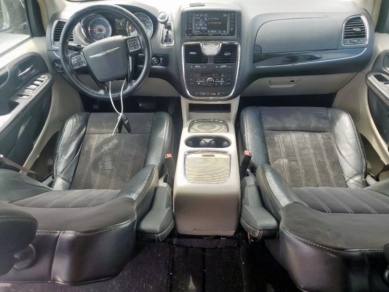 Photo 8 from auction – 2015 CHRYSLER TOWN & COU with VIN 2C4RC1JG2FR743189