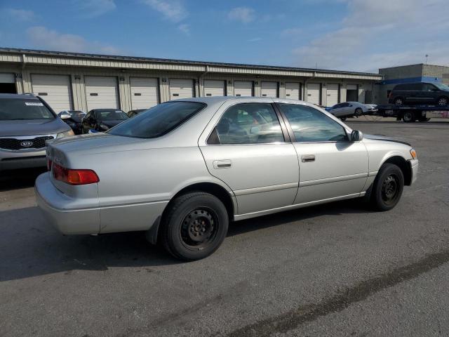 Photo 3 from auction – 2000 TOYOTA CAMRY CE with VIN 4T1BG22K5YU002339