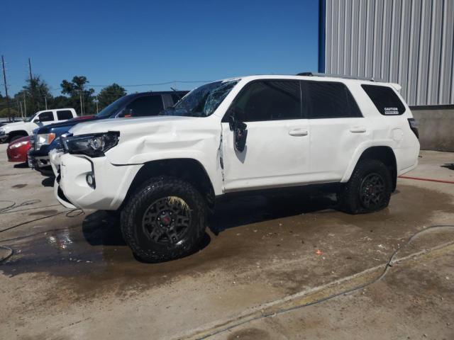 TOYOTA 4RUNNER SR 2018 with VIN JTEBU5JR2J5539484 - Photo from auction