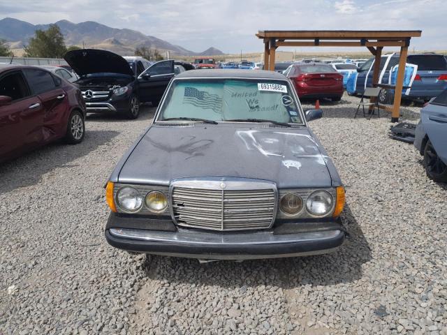 Photo 5 from auction – 1982 MERCEDES-BENZ 300 with VIN WDBAB33A2CB000769