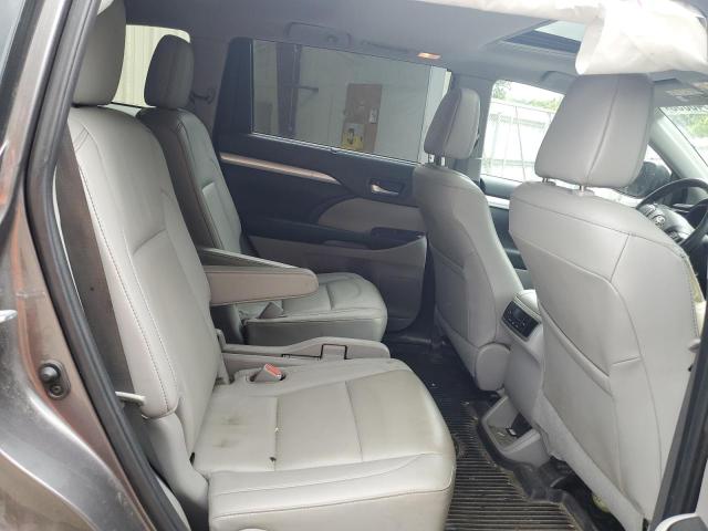 Photo 11 from auction – 2019 TOYOTA HIGHLANDER with VIN 5TDJZRFH4KS629658