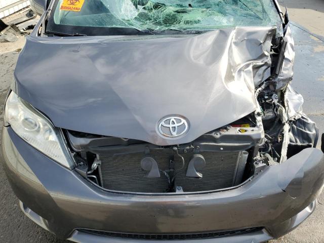 Photo 12 from auction – 2017 TOYOTA SIENNA XLE with VIN 5TDDZ3DC7HS177179
