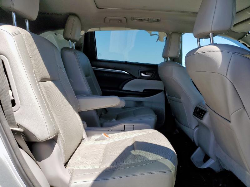 Photo 10 from auction – 2017 TOYOTA HIGHLANDER with VIN 5TDDGRFH2HS023478