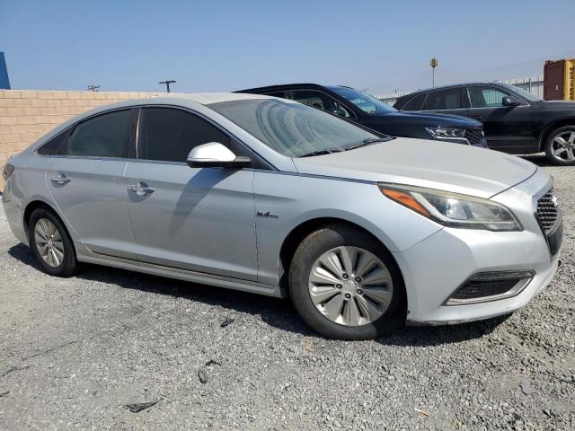 Photo 4 from auction – 2017 HYUNDAI SONATA HYB with VIN KMHE24L33HA063138