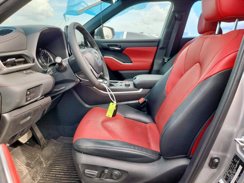 Photo 7 from auction – 2022 TOYOTA HIGHLANDER with VIN 5TDLZRBH0NS236971