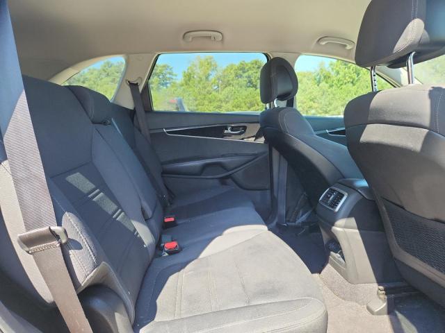 Photo 11 from auction – 2016 KIA SORENTO LX with VIN 5XYPG4A37GG089175