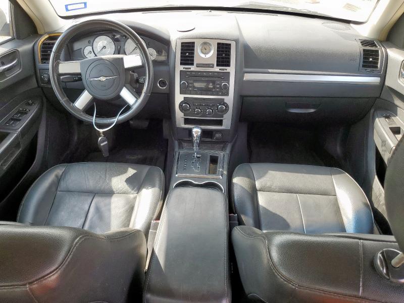 Photo 8 from auction – 2010 CHRYSLER 300 TOURIN with VIN 2C3CA5CV0AH167460