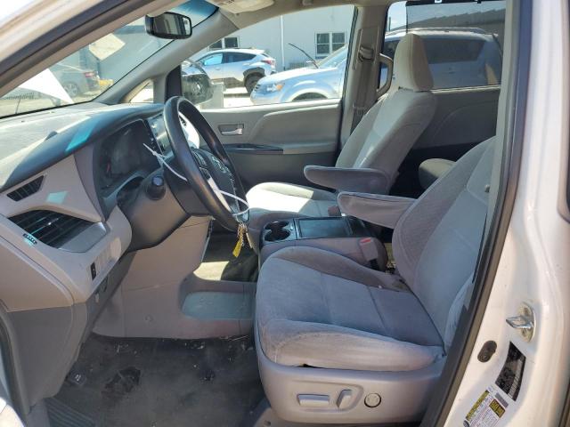 Photo 7 from auction – 2017 TOYOTA SIENNA LE with VIN 5TDKZ3DC7HS823778