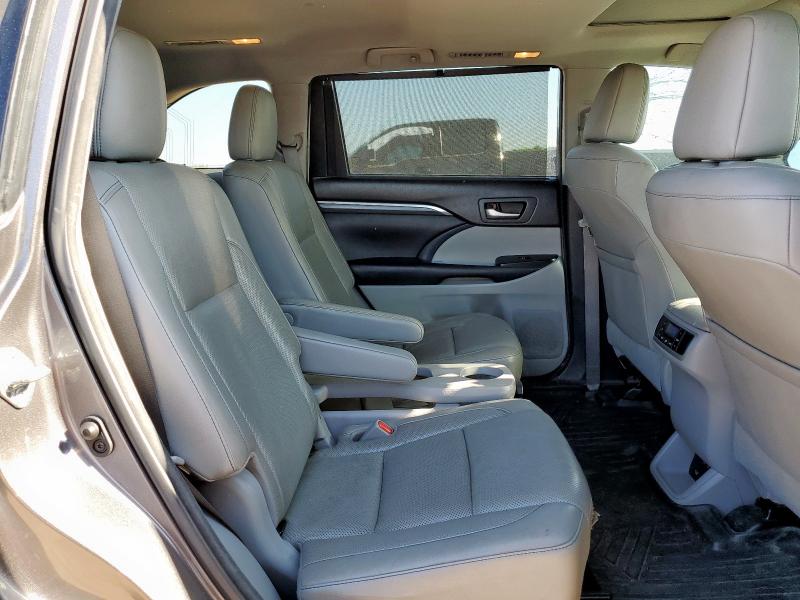 Photo 11 from auction – 2018 TOYOTA HIGHLANDER with VIN 5TDYZRFH0JS270192