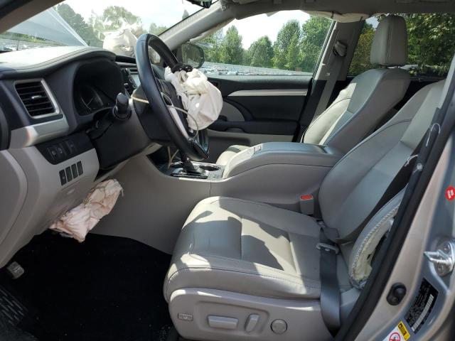 Photo 7 from auction – 2017 TOYOTA HIGHLANDER with VIN 5TDJZRFH5HS521333