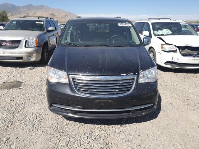 Photo 5 from auction – 2016 CHRYSLER TOWN & COU with VIN 2C4RC1CG9GR239737