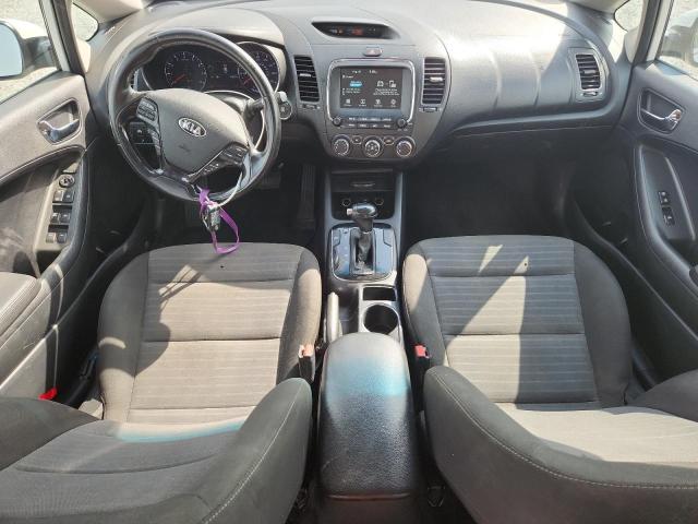 Photo 8 from auction – 2017 KIA FORTE LX with VIN 3KPFL4A7XHE123876