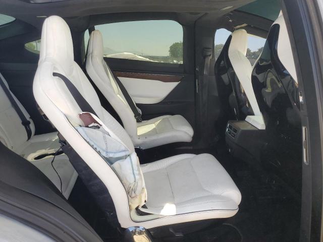 Photo 11 from auction – 2016 TESLA MODEL X with VIN 5YJXCBE45GF000259