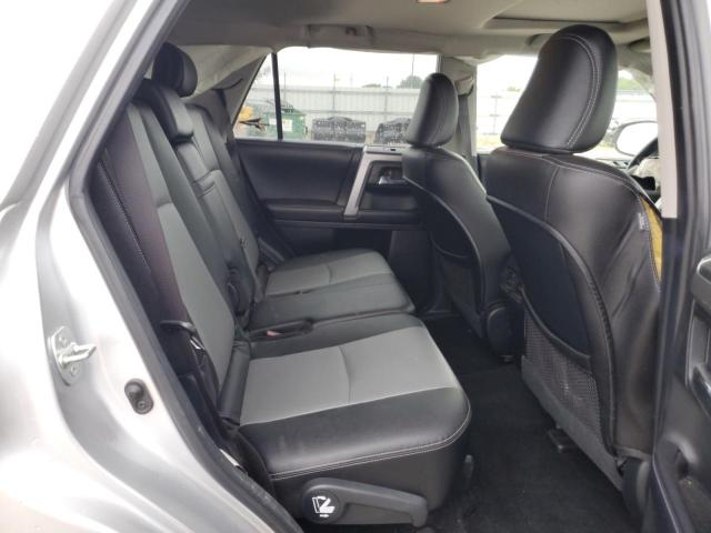 Photo 10 from auction – 2018 TOYOTA 4RUNNER SR with VIN JTEBU5JR9J5497914