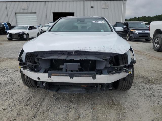 Photo 5 from auction – 2017 GENESIS G80 BASE with VIN KMHGN4JE3HU172704